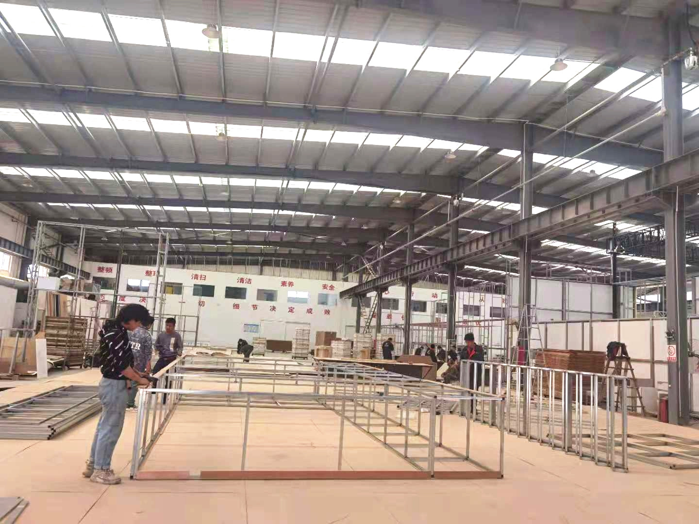 從木工車間到全案展示 上海行動(dòng)廣告的創(chuàng)意制作之旅